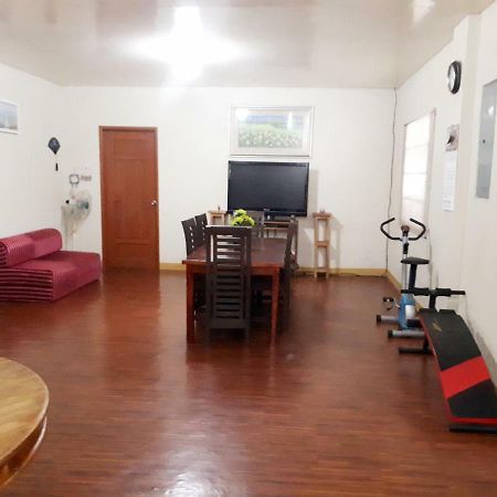 Minine Guesthouse Silang Екстериор снимка