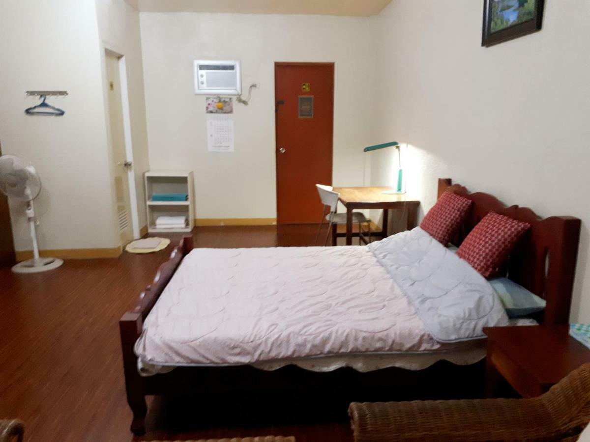 Minine Guesthouse Silang Екстериор снимка