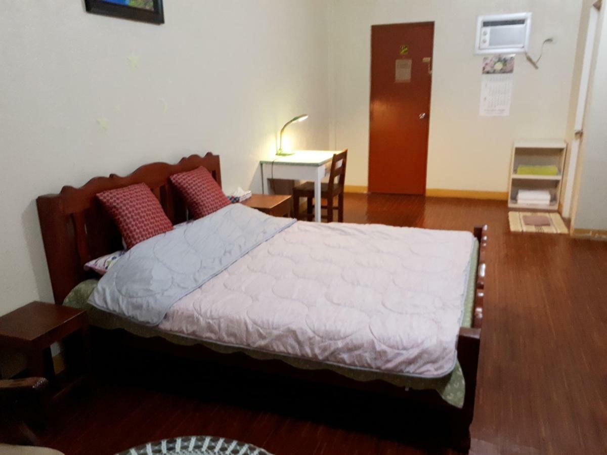 Minine Guesthouse Silang Екстериор снимка