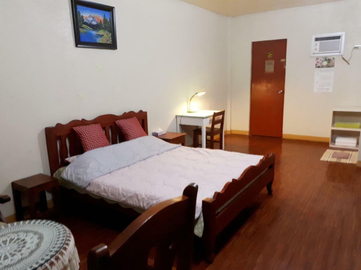Minine Guesthouse Silang Екстериор снимка