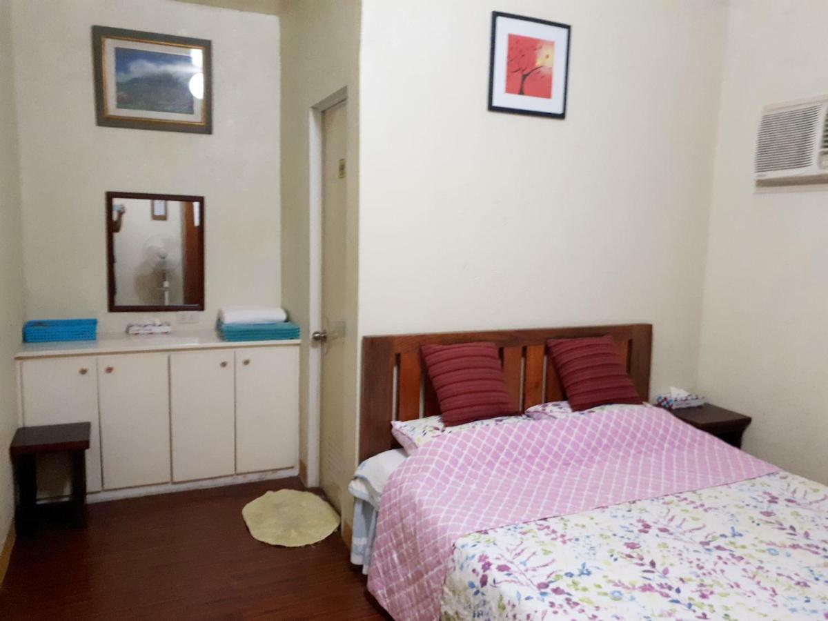 Minine Guesthouse Silang Екстериор снимка