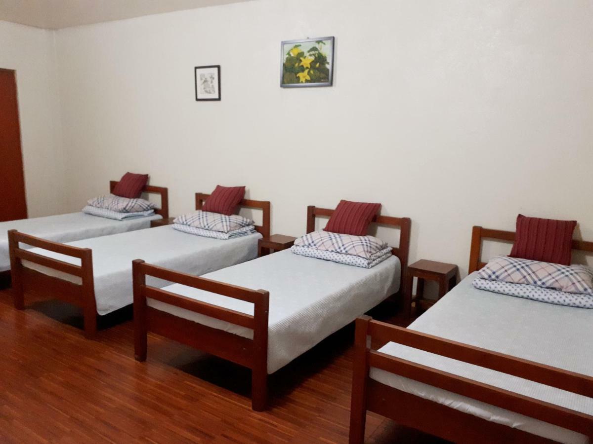 Minine Guesthouse Silang Екстериор снимка