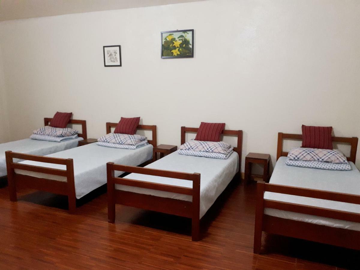 Minine Guesthouse Silang Екстериор снимка