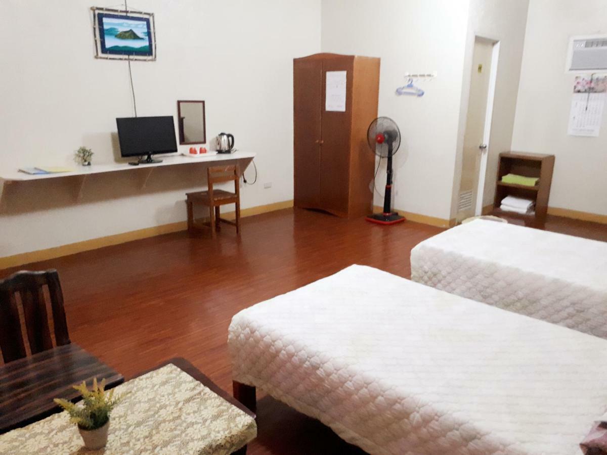 Minine Guesthouse Silang Екстериор снимка
