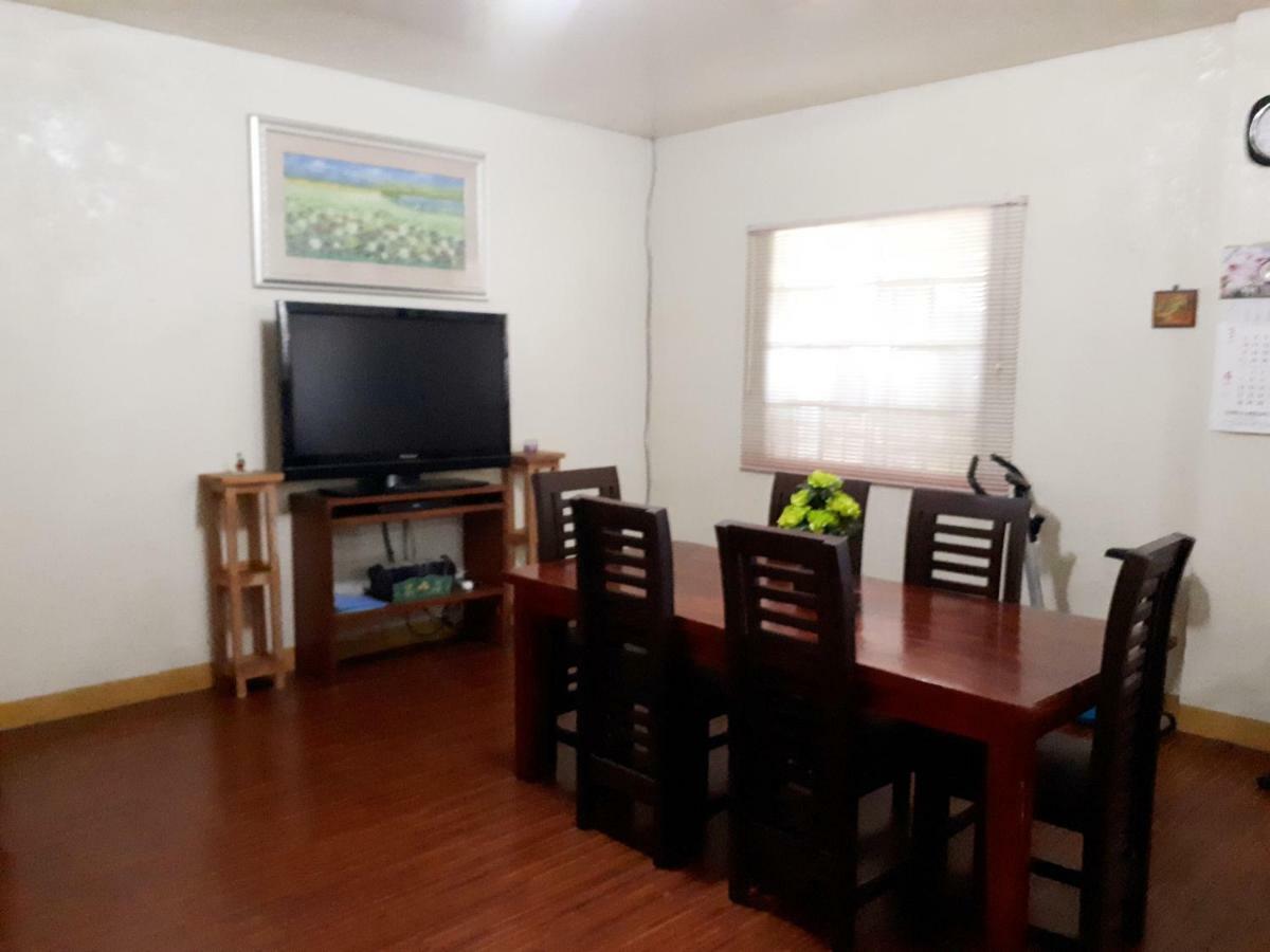 Minine Guesthouse Silang Екстериор снимка