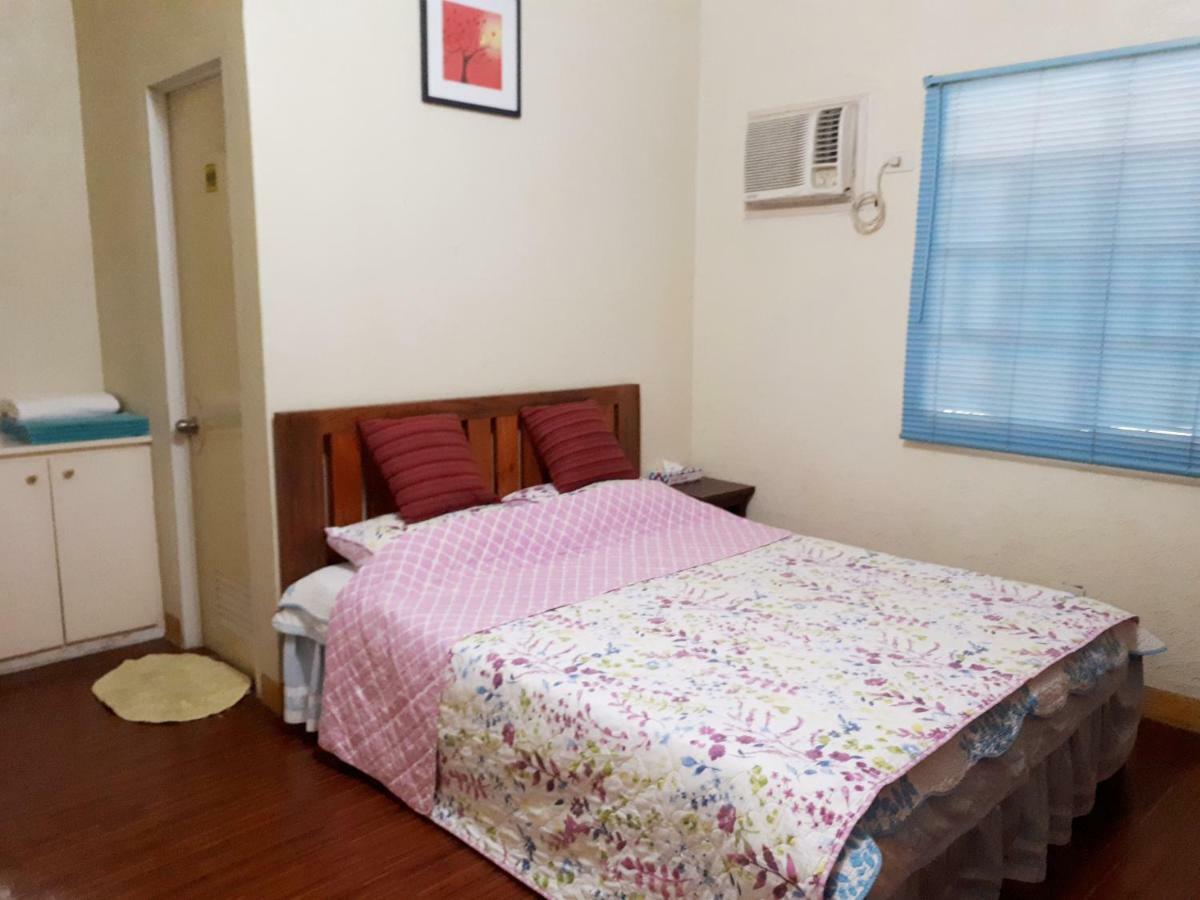 Minine Guesthouse Silang Екстериор снимка