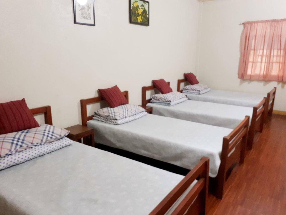 Minine Guesthouse Silang Екстериор снимка