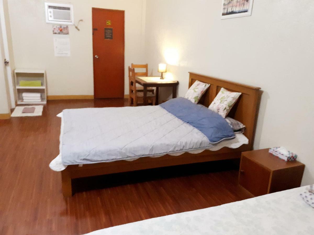 Minine Guesthouse Silang Екстериор снимка