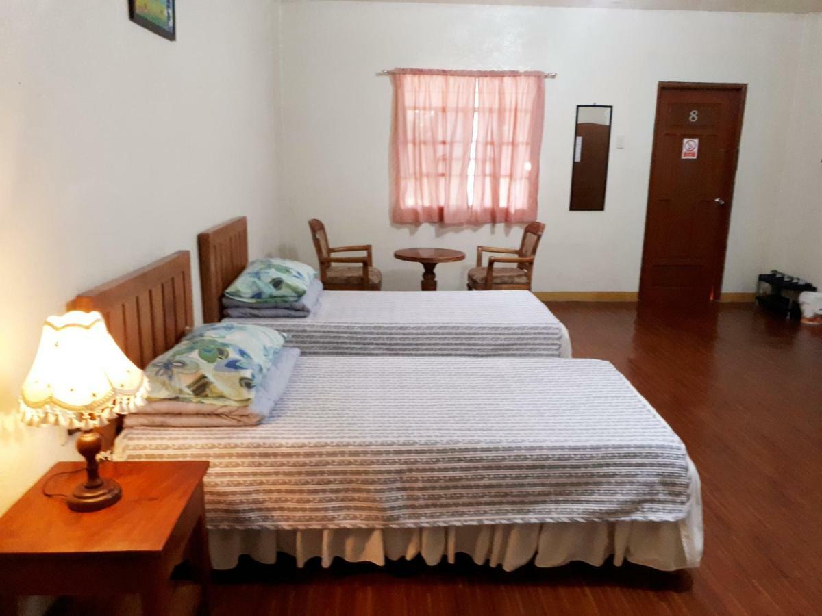 Minine Guesthouse Silang Екстериор снимка