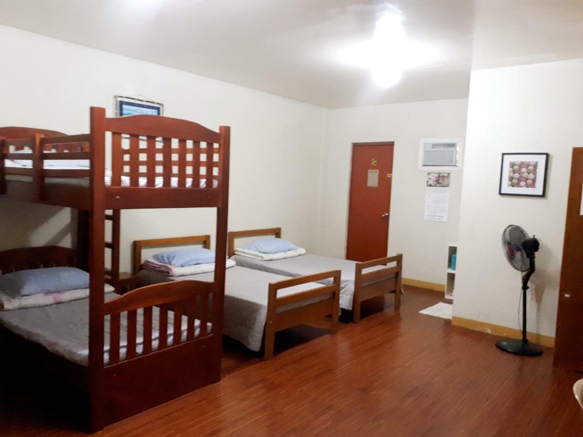 Minine Guesthouse Silang Екстериор снимка