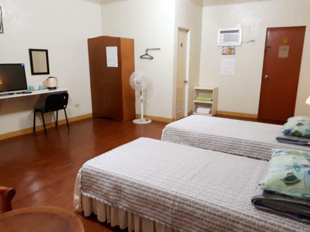 Minine Guesthouse Silang Екстериор снимка