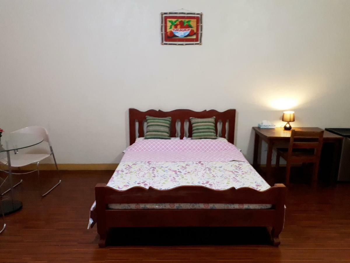 Minine Guesthouse Silang Екстериор снимка