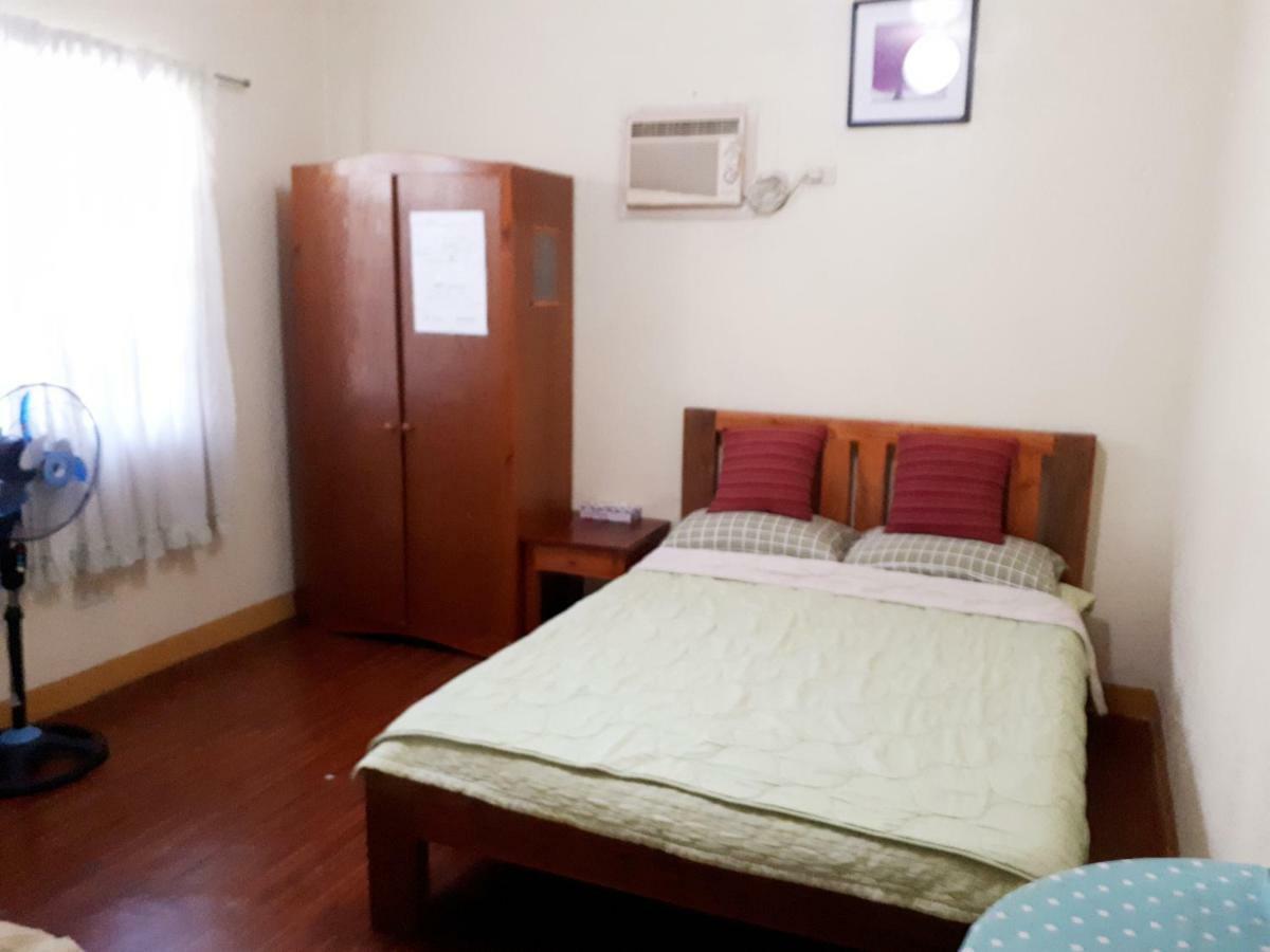 Minine Guesthouse Silang Екстериор снимка