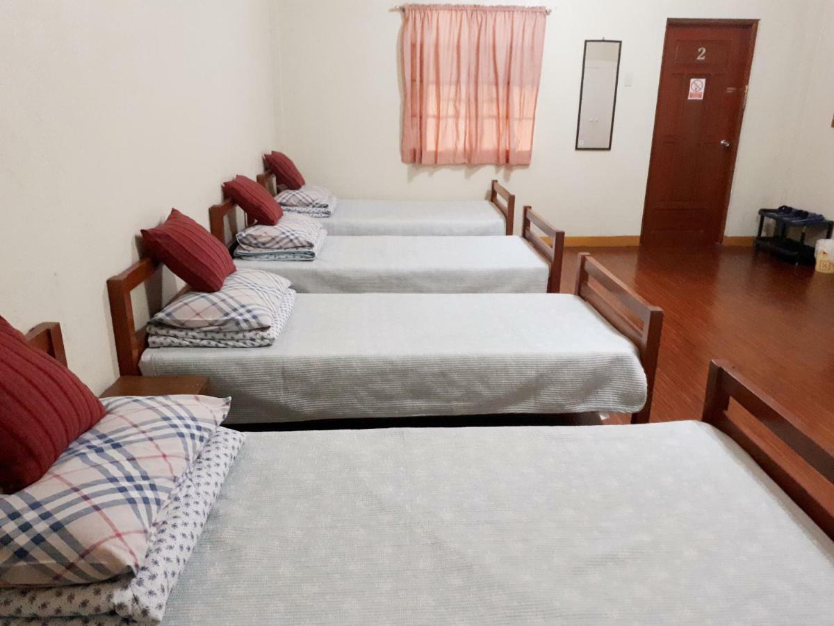 Minine Guesthouse Silang Екстериор снимка