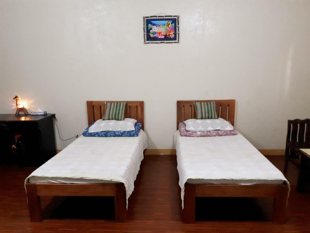 Minine Guesthouse Silang Екстериор снимка