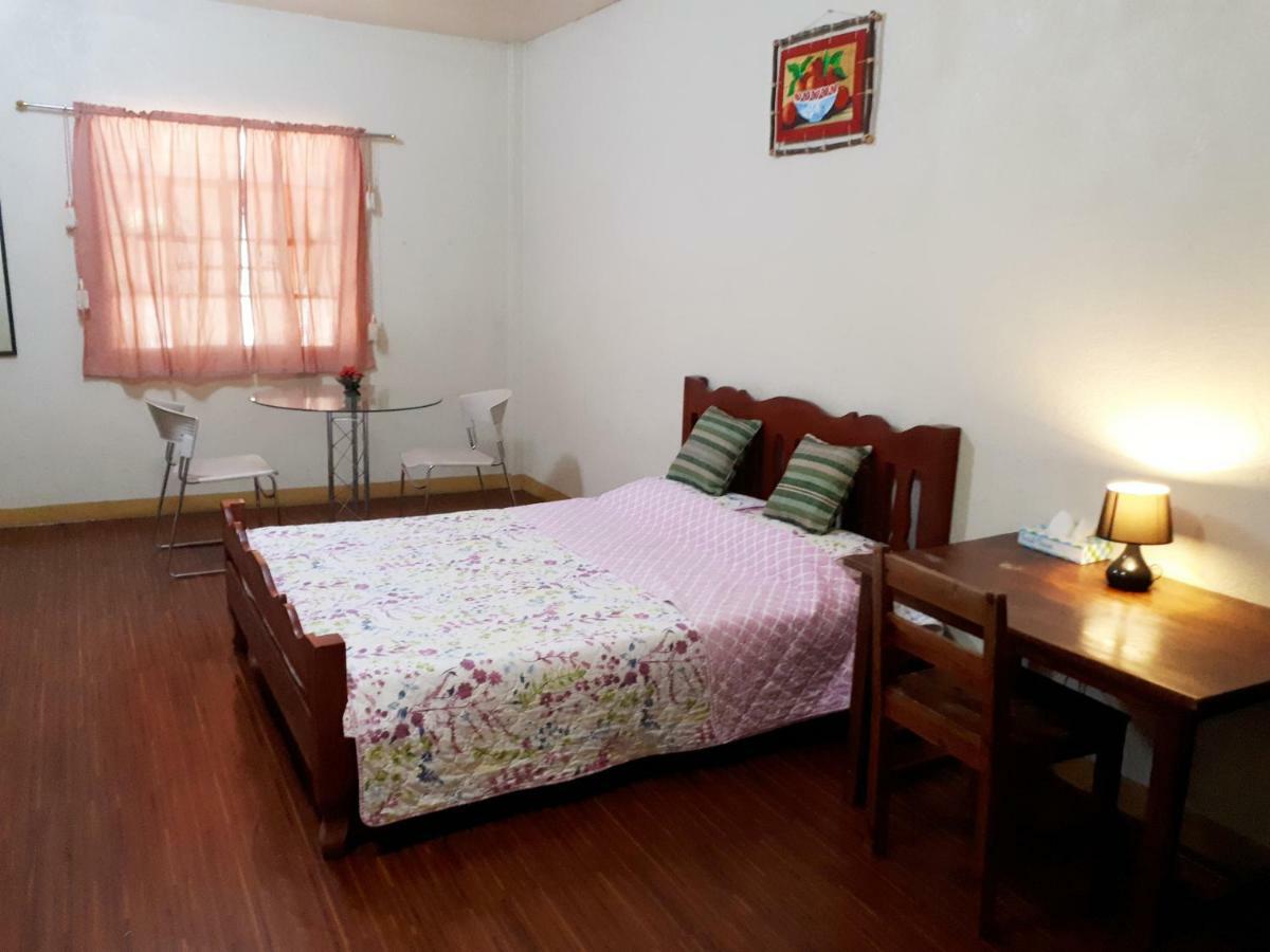 Minine Guesthouse Silang Екстериор снимка
